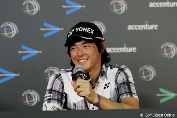 2012年 WGCアクセンチュアマッチプレー選手権 初日 石川遼 公式記者会見で質問に笑顔で答えた石川遼
