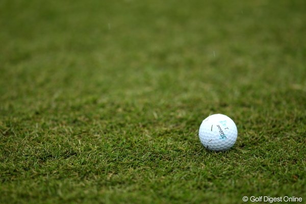 2012年 Tポイントレディスゴルフトーナメント 初日 イ・ボミ イ・ボミのボールには手書きのハートマークが4つも