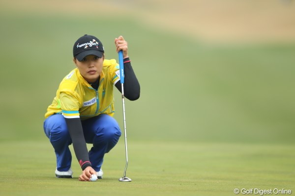 2012年 Tポイントレディスゴルフトーナメント 2日目 ジャン・ウンビ この日のベストスコア「66」をマーク。ツアー初勝利に王手をかけた韓国のジャン・ウンビ