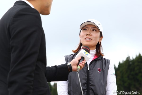 2012年 Tポイントレディスゴルフトーナメント 最終日 李知姫 チヒは日本語べらべらだからインタビューもいい感じ。