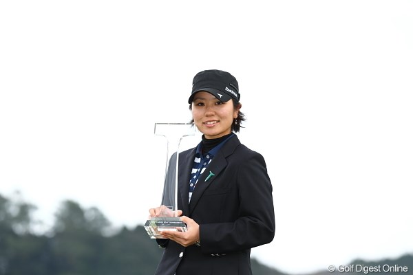 2012年 Tポイントレディスゴルフトーナメント 最終日 比嘉真美子 開幕戦に続きローアマ獲得。「1試合1試合、成長していると思う」と比嘉真美子