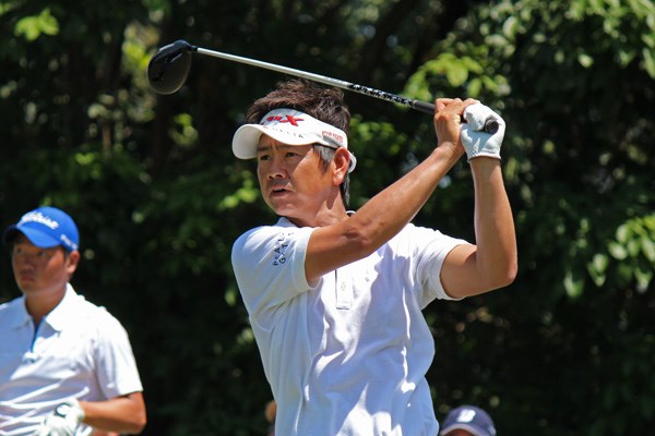 2012年 インドネシアオープン 3日目 藤田寛之 イーブンパーのラウンドに15点と話す、今年も自分に厳しい藤田寛之※写真提供／日本ゴルフツアー機構