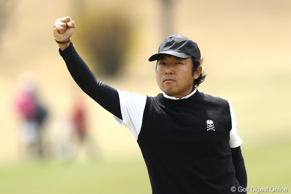 復活なるか？急浮上の片山晋呉が単独首位で最終日へ！遼も2打差3位