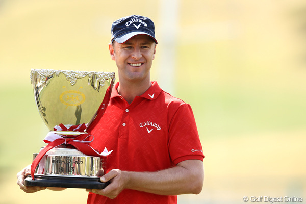 B.ジョーンズが逆転で開幕戦V！遼は伸ばせず10位