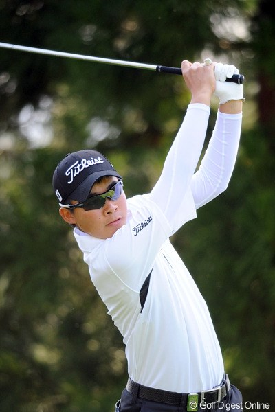 2012年 つるやオープンゴルフトーナメント 初日 川村昌弘 昨年12月にプロ転向したばかりの18歳。開幕戦での予選突破が今週の自信へと繋がっている！？