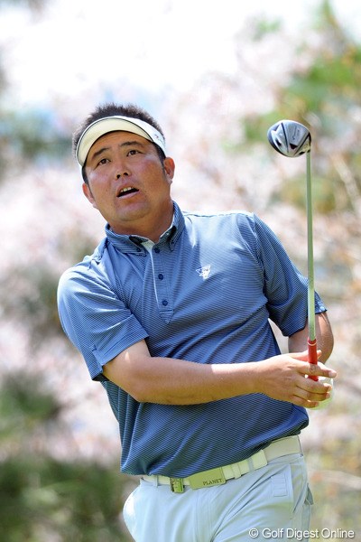 2012年 つるやオープンゴルフトーナメント 初日 小田龍一 次々ンロングパットを沈め、首位とは4打差も単独2位でホールアウトした小田龍一