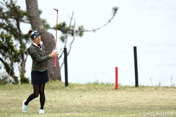 2012年 フジサンケイレディスクラシック 初日 金田久美子 ディフェンディングチャンピオンも苦しいゴルフ？