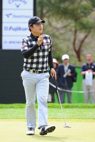 2012年 つるやオープンゴルフトーナメント 3日目 李京勲 韓流のニュー・フェイスですワ。ベスト10に4人、ベスト16に7人って、どんだけ層が厚いね～ん！これでべ・サンムンがおったらどうなってるこっちゃら…。韓流男子恐るべし…。3位T