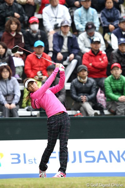 2012年 フジサンケイレディスクラシック 2日目 金田久美子 ディフェンディングチャンピオンが9ホール終了後に腰痛のため棄権！