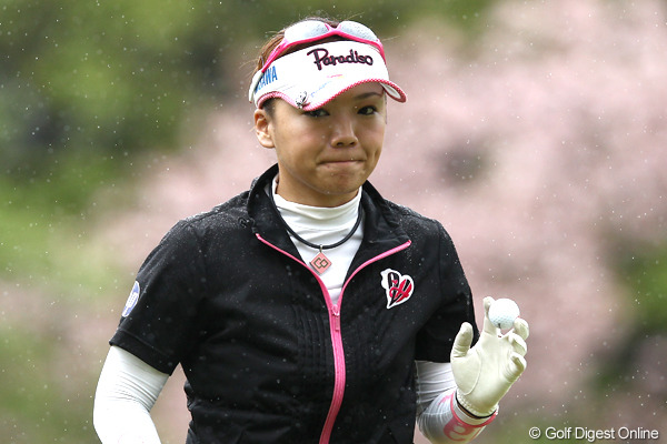 有村が首位タイ発進！ 原、横峯らが1打差で続く