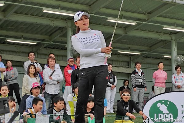 2012年 心をひとつに 東日本大震災復興支援チャリティレッスン会 横峯さくら