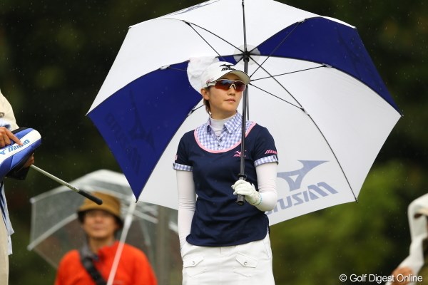 2012年 ワールドレディスチャンピオンシップサロンパスカップ 2日目 飯島茜 また今日も雨よ。ほんっとによく降るわねぇ?。