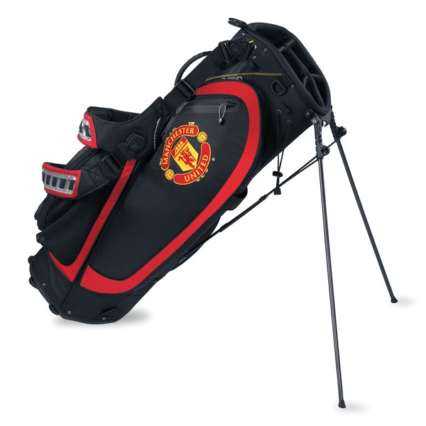 ナイキがFCバルサなど人気サッカーチームのキャディバッグを限定発売