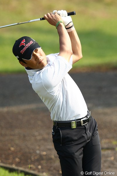 2012年 日本プロゴルフ選手権大会 日清カップヌードル杯 初日 岡茂洋雄 仲間の河井博大の活躍に刺激を受けるベテランが、3アンダーと上々のプレーで初日を終えた。