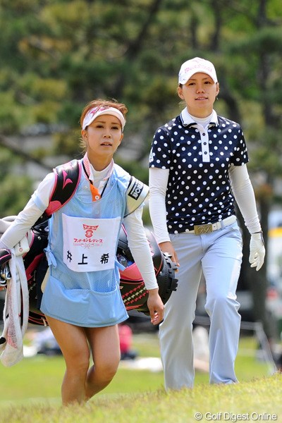 2012年 フンドーキンレディース 初日 井上希＆キャディ