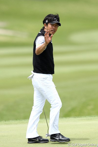 2012年 日本プロゴルフ選手権大会 日清カップヌードル杯 2日目 深堀圭一郎 今季初の予選通過で好位置につけた深堀圭一郎。「ケガをして心が弱くなっている。そこをどう戦いの場所に持っていくか」と課題も語った。