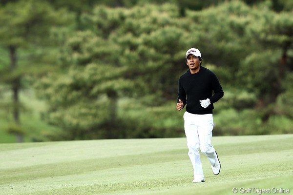 2012年 日本プロゴルフ選手権大会 日清カップヌードル杯 2日目 ジュビック・パグンサン なぜかコースを走るアジアンツアーの賞金王