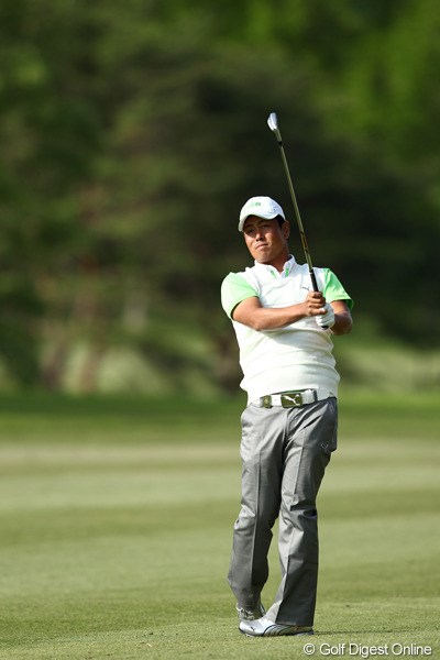2012年 日本プロゴルフ選手権大会 日清カップヌードル杯 2日目 谷原秀人 開幕から3戦連続トップ10入りを続けている谷原秀人。いよいよ勝利へのカウントダウンか？