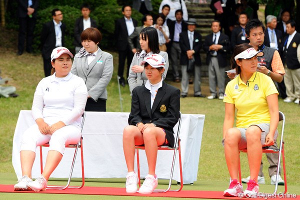 2012年 フンドーキンレディース 最終日 （左から）朴仁妃、森田遥、全美貞