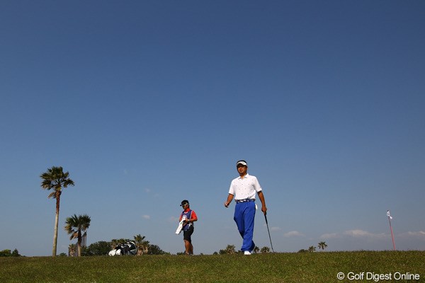2012年 とおとうみ浜松オープン 2日目 池田勇太 強風のおかげで、朝から澄み切った青空の一日でした。
