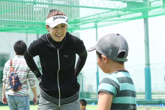 古閑美保 ジュニア教室で後輩 笠りつ子に喝 国内女子ツアー Lpga Gdo ゴルフダイジェスト オンライン