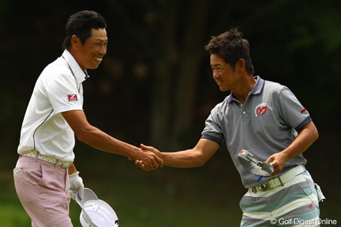 同組で両者共にナイスラウンドでした。 2012年 ダイヤモンドカップゴルフ 初日 藤田寛之＆兼本貴司