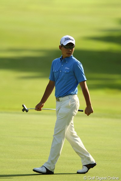 2012年 ダイヤモンドカップゴルフ 初日 川村昌弘 サングラスの奥の表情は、まだあどけない川村昌弘だが、今季ここまで全試合で予選を通過して経験を重ねている。