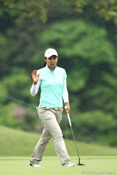 2012年 ヨネックスレディスゴルフトーナメント 初日 若林舞衣子 今週のホステスプロ、地元新潟出身3位タイ。この大会を盛り上げます。