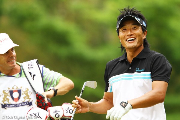 2012年 ダイヤモンドカップゴルフ 2日目 宮本勝昌 久々の上位でのプレーに宮本勝昌も笑顔。決勝ラウンドでも笑えるか？