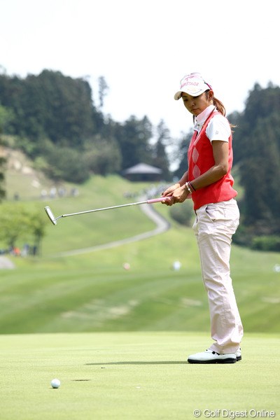 2012年 ヨネックスレディスゴルフトーナメント 2日目 斉藤愛璃 今日はスコアを4つ落としてしまい49位。ギリギリで予選通過