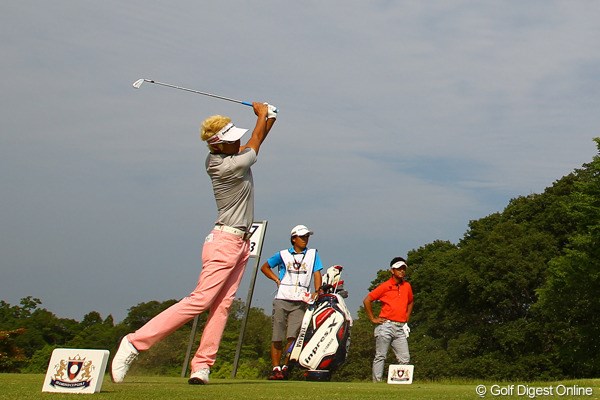 2012年 ダイヤモンドカップゴルフ 3日目 ジェイ・チョイ 最終組での藤田寛之とのラウンドを楽しんだジェイ・チョイ。