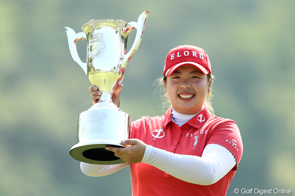 フォン・シャンシャンがプレーオフを制し、今季初勝利！