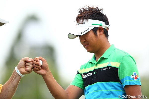 2012年 日本ゴルフツアー選手権 Citibank Cup Shishido Hills 初日 ドンファン ドラえもん握手