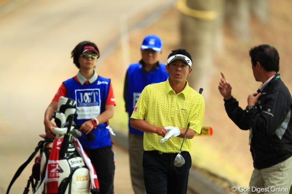 2012年 日本ゴルフツアー選手権 Citibank Cup Shishido Hills 初日 宮瀬博文 球がカート道を転がり戻っちゃったあげく協議の結果アンプレ。.