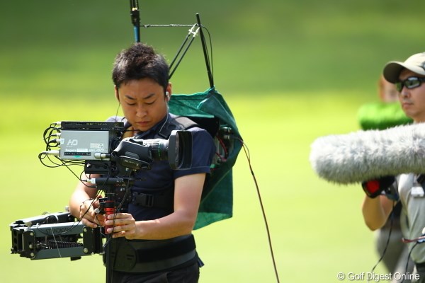 2012年 日本ゴルフツアー選手権 Citibank Cup Shishido Hills 2日目 カメラクルー これどうなってんだろ？結局人が持ってるのになんでブレないんでしょ？