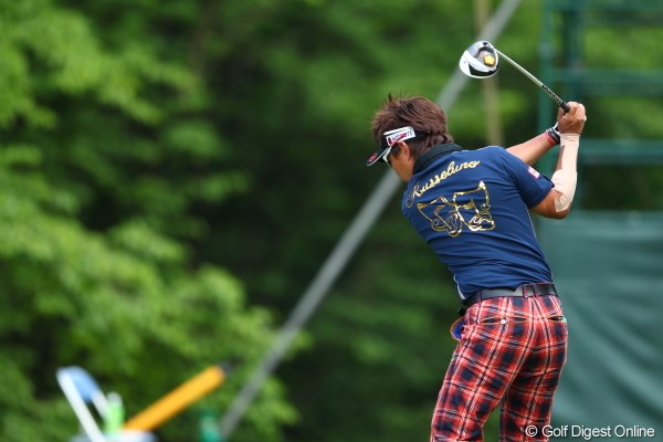 2012年 日本ゴルフツアー選手権 Citibank Cup Shishido Hills 2日目 小泉洋人 カッチョえぇー！背中に金のプリント！