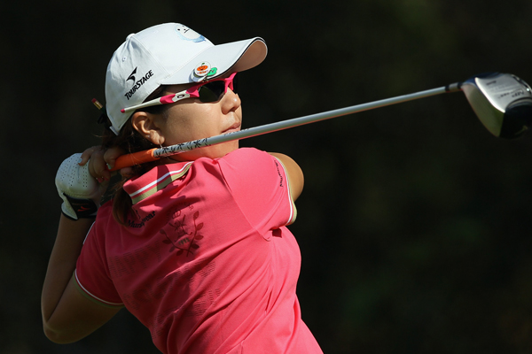宮里美香が首位タイの好発進！藍は13位T・・・