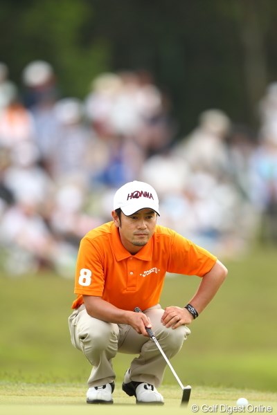 2012年 日本ゴルフツアー選手権 Citibank Cup Shishido Hills 3日目 上平栄道 首位に1打差2位の上平栄道。右肩に入る「8」のロゴ。これには深い意味がある