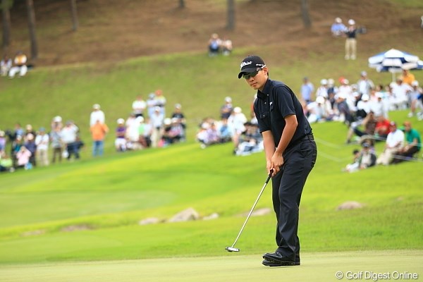 2012年 日本ゴルフツアー選手権 Citibank Cup Shishido Hills 3日目 川村昌弘 ながーいパーパットを入れてもこの表情。もうちょっと喜んでくれい！