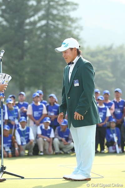 2012年 日本ゴルフツアー選手権 Citibank Cup Shishido Hills 最終日 藤本佳則 なんだかジャケット大きくて子供みたいになっちゃってるよ。