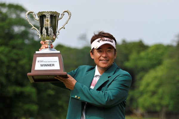 尾崎直道が国内シニアツアー初勝利を2012年の開幕戦で飾った。※画像提供：日本プロゴルフ協会