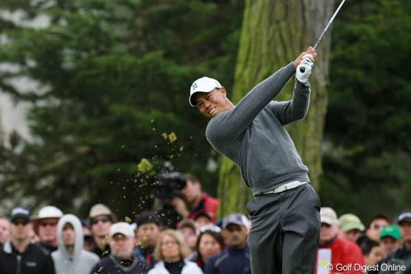 T.ウッズ、2位タイの好発進！遼は15位タイでスタート