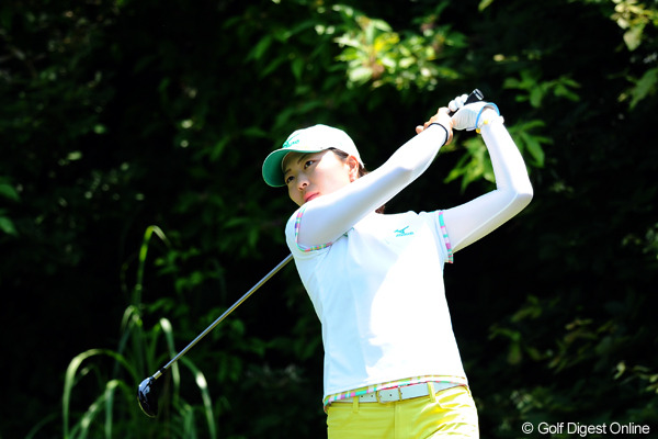 全美貞が単独首位発進！服部真夕が2打差2位タイ