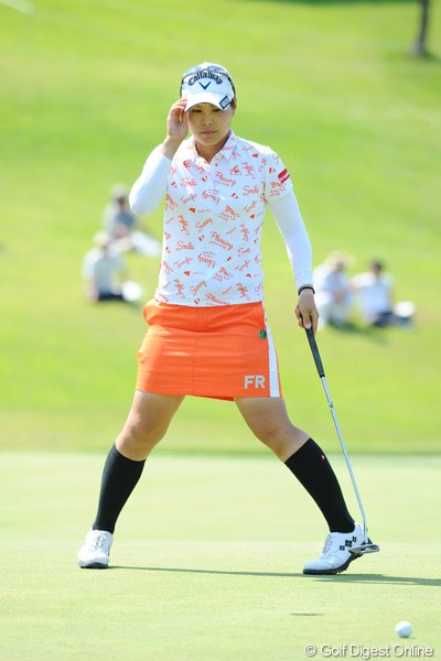 2012年 日医工女子オープンゴルフトーナメント 初日 大谷奈千代 3アンダーまで伸ばしてたのに、最終ホールで痛恨のボギー…。今季好調なんで、ソロソロなんとかしたいところではないでせうか？6位T