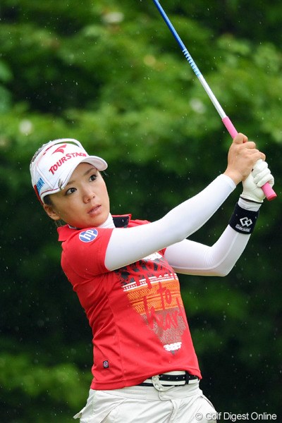 2012年 日医工女子オープンゴルフトーナメント 最終日 有村智恵 ショットは好調、荒天の中で多くのチャンスを作るもグリーン上で苦しんだ有村智恵