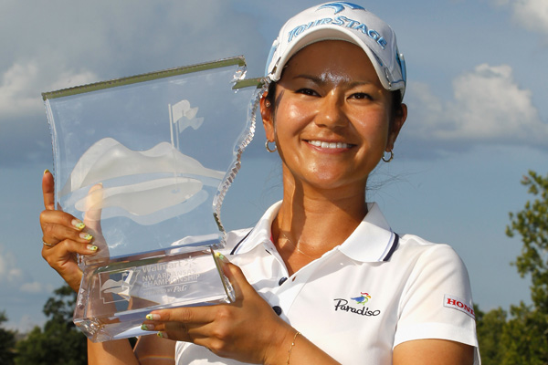 宮里藍が今季2勝目！美香は2位Tフィニッシュ
