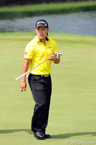 2012年 長嶋茂雄 INVITATIONAL セガサミーカップゴルフトーナメント 2日目 藤本佳則 4バーディ、ノーボギーという大人（？）のゴルフでしっかり順位を上げてきましたァ～。しっかし、今週はあんまり笑顔が出てませんなァ。らしくないやん！ビリケンの笑顔求む！18位T
