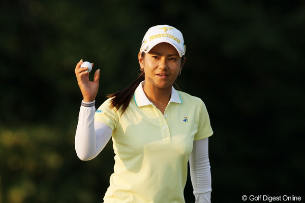 藍、首位と5打差のイーブンパーで決勝へ