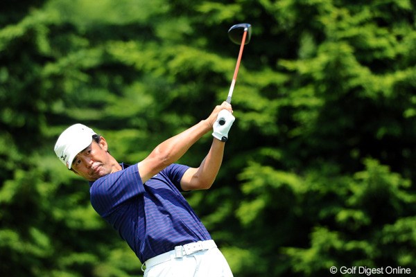 2012年 長嶋茂雄 INVITATIONAL セガサミーカップゴルフトーナメント 3日目 鈴木亨 北海道とは思えぬ暑さの中、46歳はしっかりと上位集団に残った。