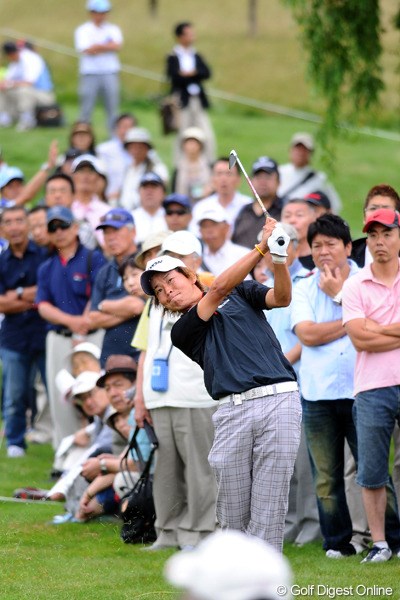 2012年 長嶋茂雄 INVITATIONAL セガサミーカップゴルフトーナメント 最終日 平本穏 最終日も怖いモン無しのゴルフをして欲しいなァと期待してたけど、さすがに1アンダー止まりやったねェ…。名前は「やすき」と読むそうです。18位T
